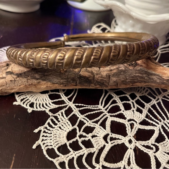 Spiral Flexible Tribal Brass Choker, Ethnic Brass Choker Necklace, Brass Choker - Picture 6 of 6